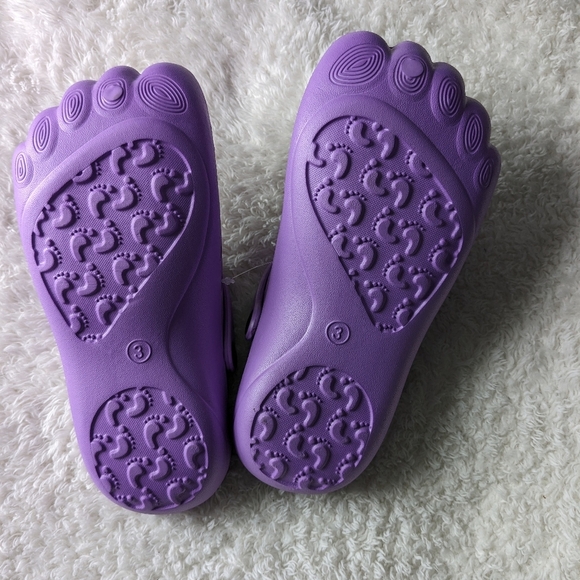 Crocs with Charms. Size 3. Purple. NWT. - Picture 4 of 10